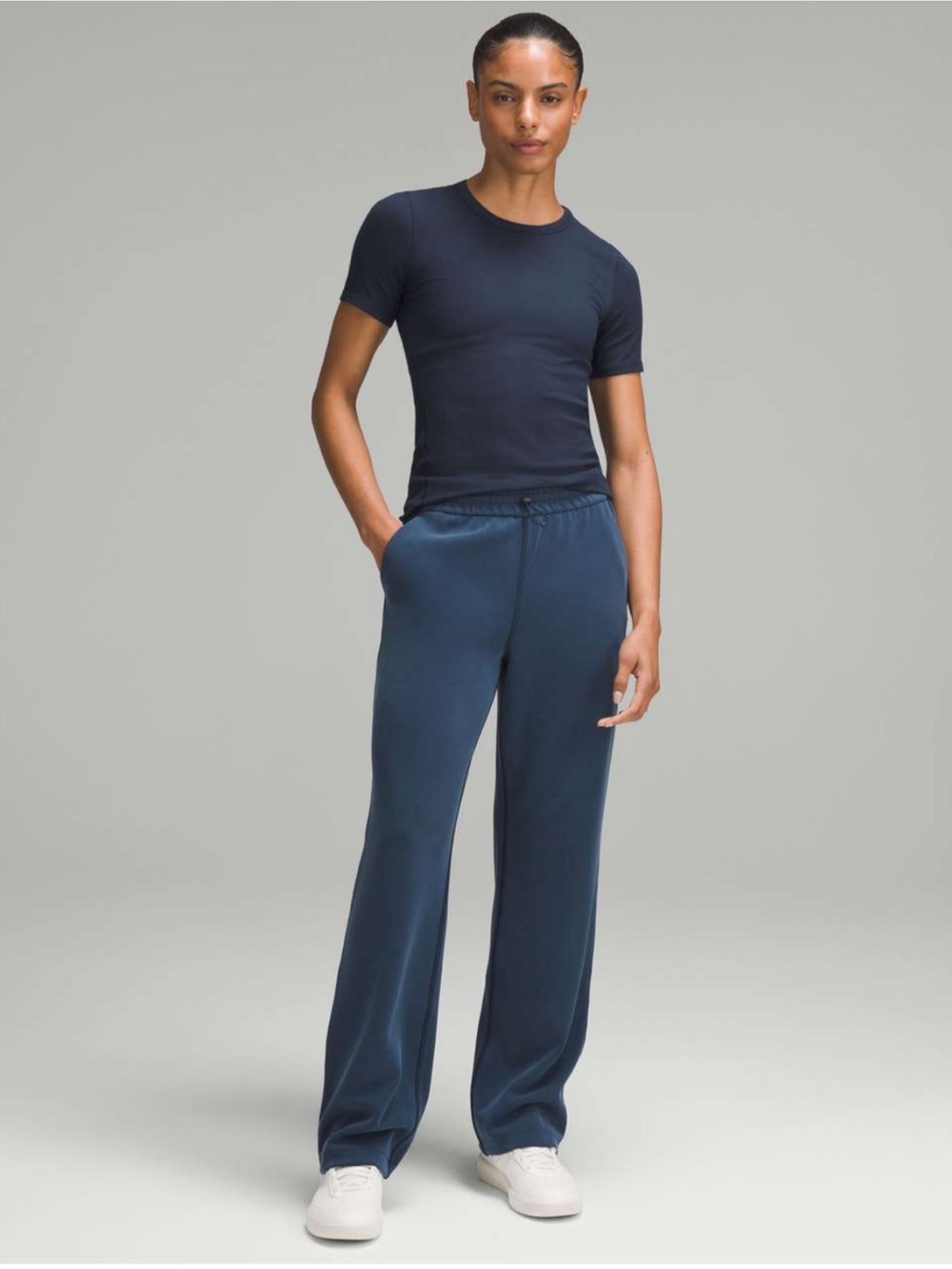 Lululemon Hold Tight Short-Sleeve Shirt
True Navy size 8 Soft Loungewear Casual - Picture 3 of 7